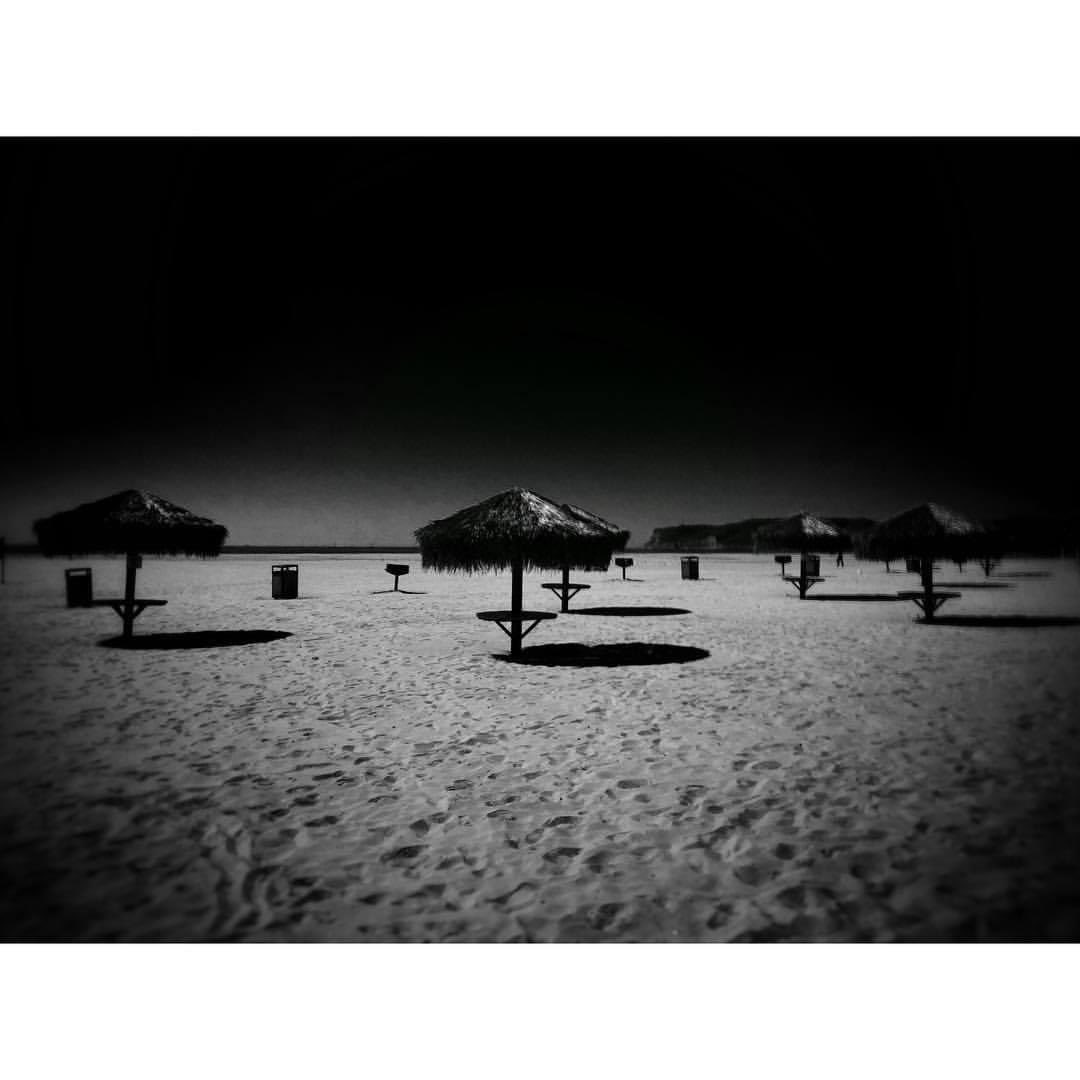 somewhere (adv.)
c. 1200, from some + where... in or at some place not specified, determined, or known. Street Photography from Coronado Island, San Diego, California 2017.
Photo by Paula Catherine Valencia
#streetphotography #sand #ocean #sky #fate #etymology #photorabble #❤️