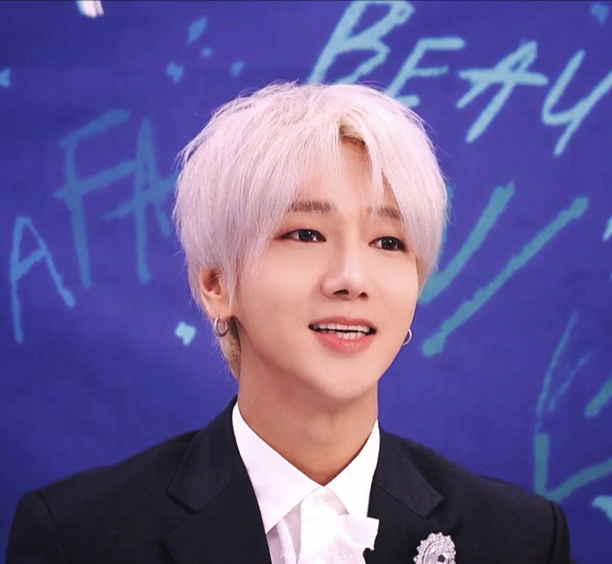 SJKRYPH's tweet photo. @shfly3424 Yesung New Hair Color
#KCulture Online Surprise Live (1) #KPLEX https://t.co/cKbVbuyQUh
