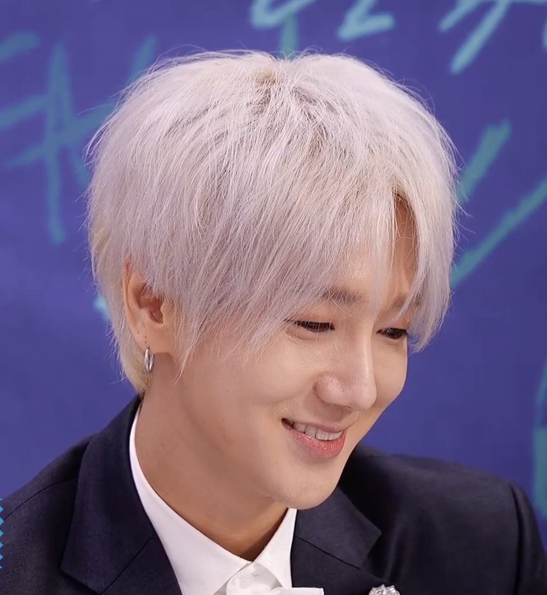SJKRYPH's tweet photo. @shfly3424 Yesung New Hair Color
#KCulture Online Surprise Live (1) #KPLEX https://t.co/cKbVbuyQUh