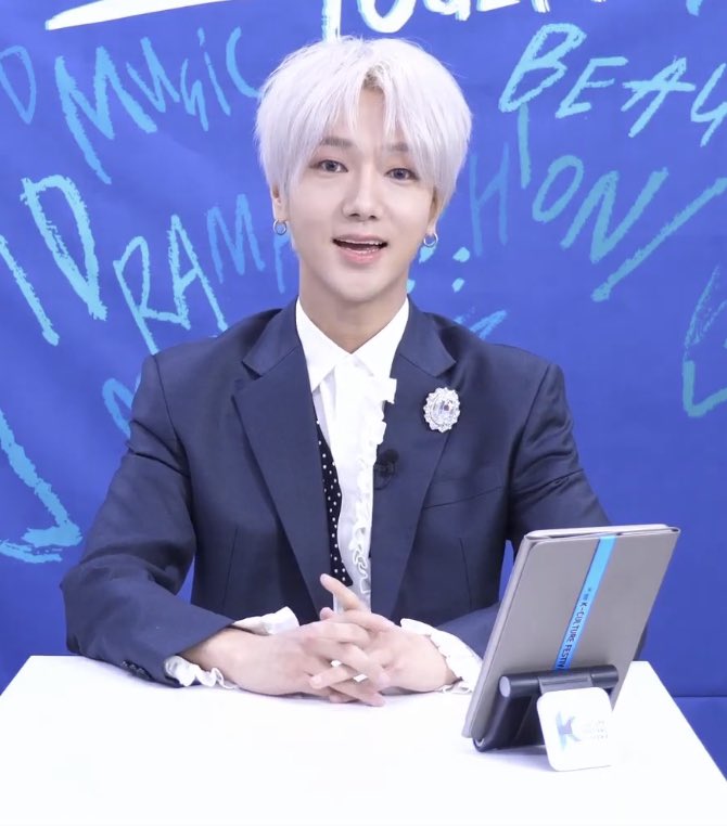 SJKRYPH's tweet photo. @shfly3424 Yesung New Hair Color
#KCulture Online Surprise Live (3) #KPLEX https://t.co/viyWg5q21p