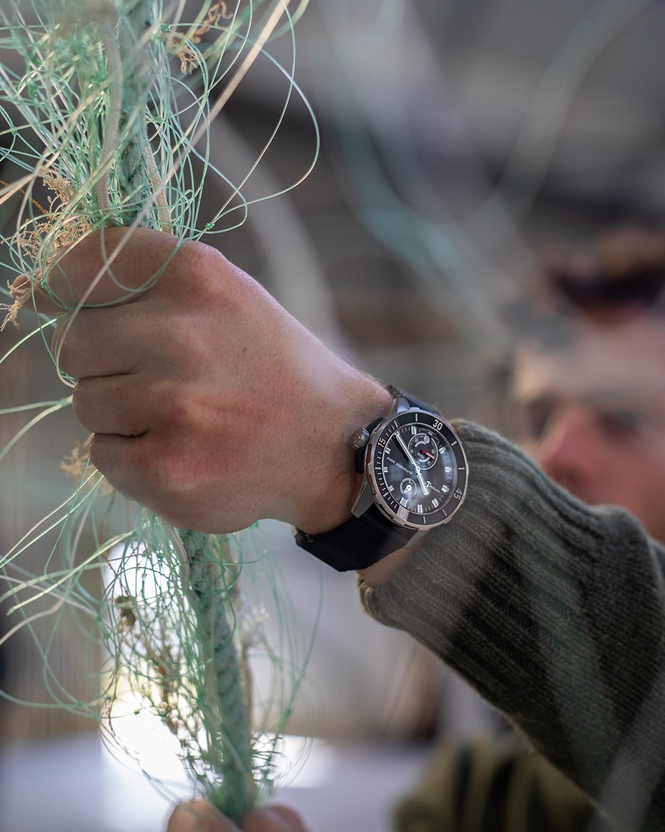 ulysse_nardin's tweet photo. ♻️ “The plastic has already been used. In the sea, it’s a pollutant. Around my wrist, it becomes powerful.” Says @BenLecomteSwim, latest to join the team of #UlysseNardin explorers.
#SDG14 #CircularEconomy #PlasticFreeOceans
Ref. R-STRAP / BRC-1085-04
https://t.co/HOCdFuD9Lb https://t.co/8maBxRKiVZ