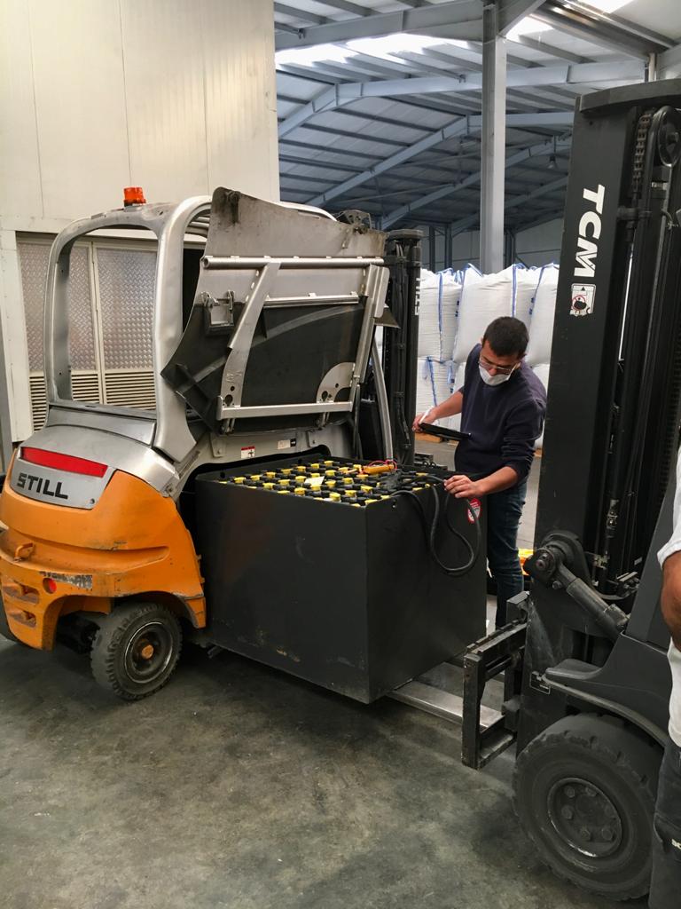 Karadeniz’in tek forklift akü servis merkezi olarak her marka endüstriyel aküye profesyonel kadromuz ile hizmet vermeye devam ediyoruz.

Siz de ücretsiz akü kontrol hizmetimiz için bizleri arayabilirsiniz.

İş     0362 266 85 90
Cep 0536 358 22 52

#Forklift #traksiyonerakü