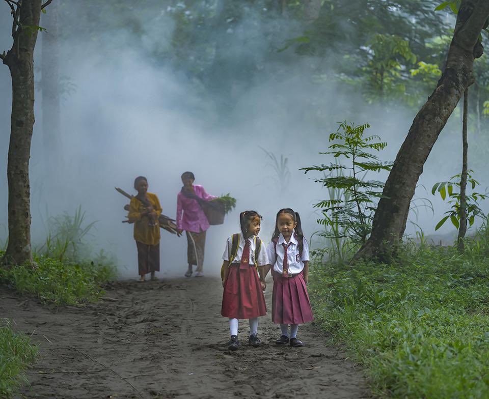 'I want to go to school with my friends safely,' PHOTO: LETY LIZA, INDONESIA- AGORA
(2/4) https://t.co/eZ7J8kEPiR