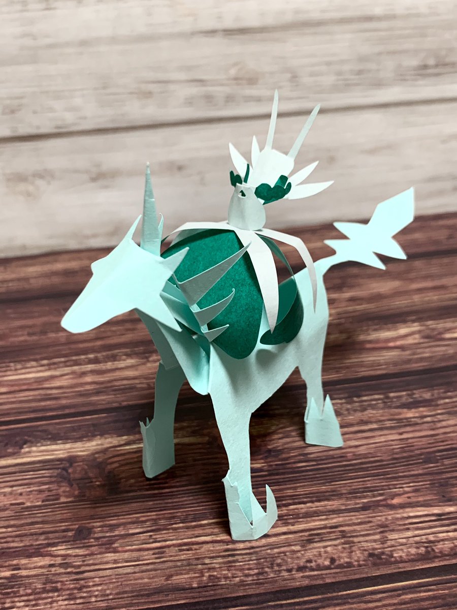 切り紙パパ バドレックスの2匹の馬 ブリザポスとレイスポス を作りました バドレックスを乗せるのはバランス的に難しいかと思いましたが 諦めずに何回もトライしたところ しっかり乗せることができました 冠の雪原 T Co