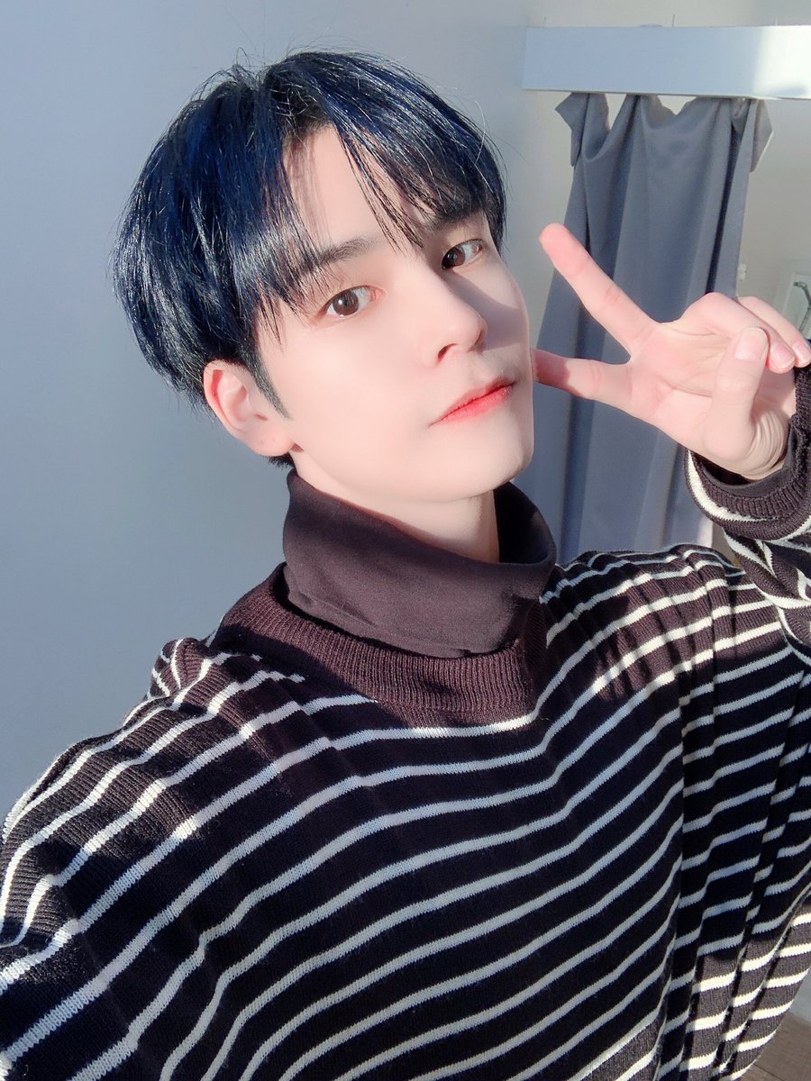 CRAVITY_twt's tweet photo. 러비티 왕 보고싶어요😭
사랑해~~~~~😍
#크래비티 #세림 #사복셂 #자연광셂 https://t.co/rI8qjvcUDY
