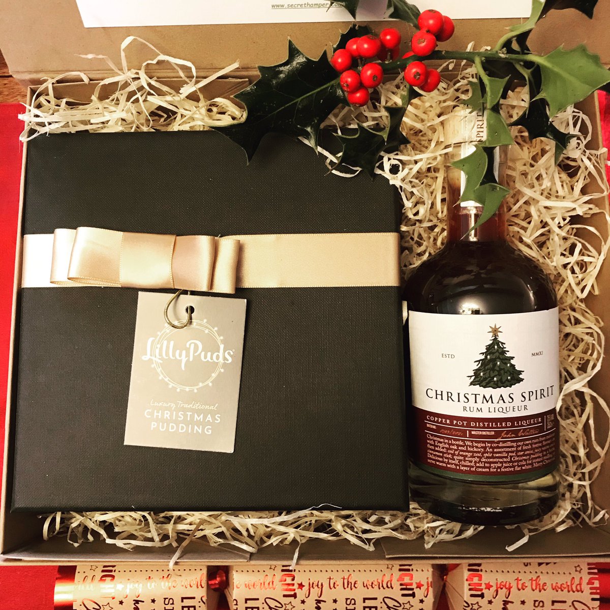 Secrethamper's tweet photo. Championing the fabulous brands of our home county #Essex this #Christmas #UKGiftAM #UkGiftHour 
https://t.co/bOoRM0kl6W https://t.co/gVmkDyE55i
