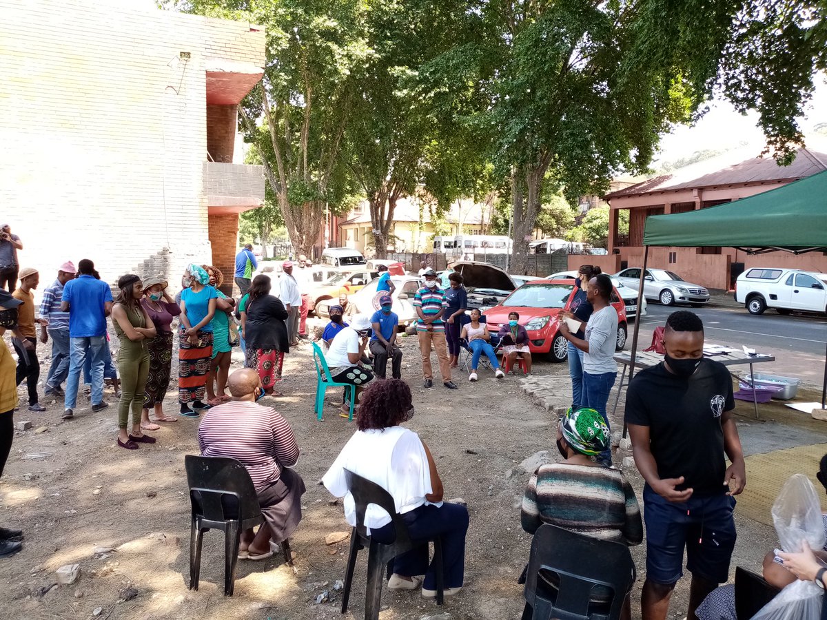 Planact_NGO's tweet photo. Bottom up approaches are key to sustainable development. Bertram workshop where residents are brainstorming ideas on what must happen to an empty space between buildings. Working hard with @1to1_AoE and Inner City Resource Center.
#democraticdevelopment #WeWontMove https://t.co/22SJnvDtQq