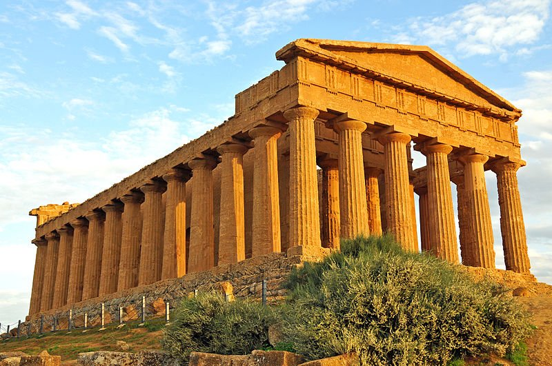 𝗧𝗛𝗥𝗘𝗔𝗗. Some of the best-preserved ancient Greek temples in the world (yes, even better than those in Greece itself!) are in southern Italy. Here are some.1. Temple of Concordia, Agrigento