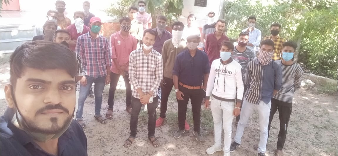 આગામી સમયમાં #LRD #SRPF દ્વારા યોજાનારી  રોજગાર યાત્રાની તયારી માટે હિંમતનગરમાં ઉમેદવારો દ્વારા આયોજન મીટિંગ કરવામાં આવી ..બીજા  વિધાર્થી દ્વારા પણ આયોજન કરવામાં આવી રહ્યું છે..આ યાત્રામાં #GPSC #TET #TAT સહિતના બેરોજગાર યુવાનો જોડાશે..
#શિક્ષિત_યુવા_બેરોજગાર_સમિતિ
#સત્યમેવજયતે