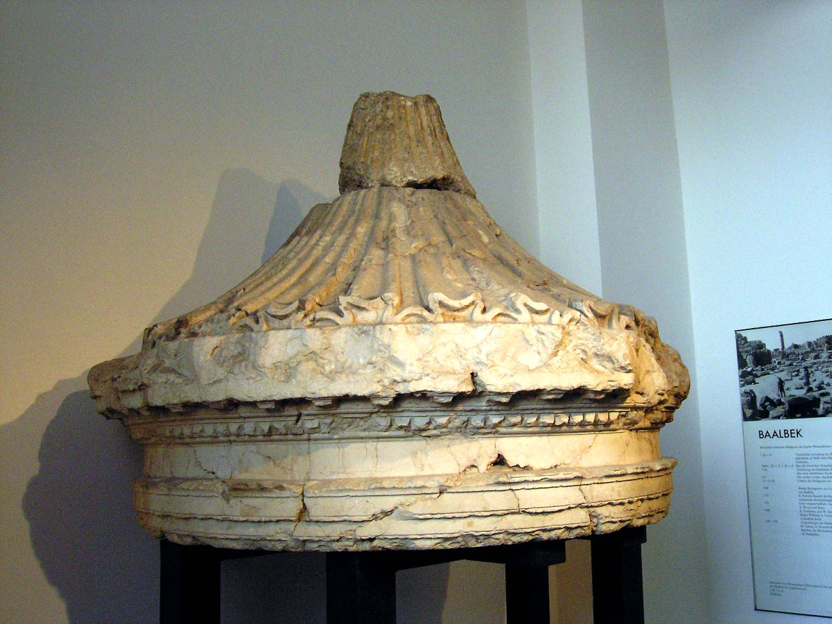 Ranaroth2's tweet image. Column top. Baalbek (Lebanon), temple of Jupiter, Great Court, Northern Pool, fountainhouse. Pergamon Museum. 12.2005. #Berln #Germany #museum #Baalbek #temple #column