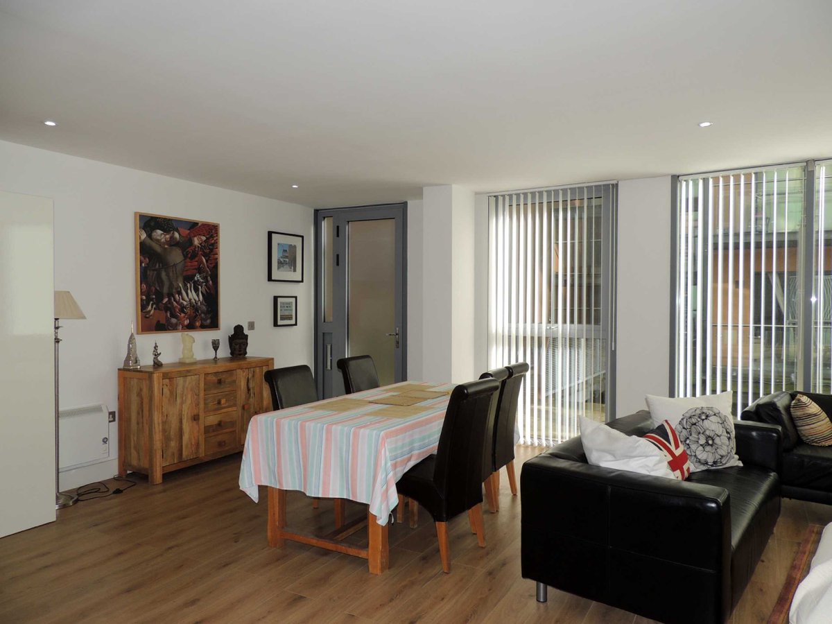 AuctionsNorthW's tweet photo. #EWS1form  #investors  #owneroccupiers #Citycentre #location #huge #livingspace #AUCTION #mustview
Call Adam for a physical viewing. MUST SEE!! 
01614434740 https://t.co/x0yQYnvBeR
