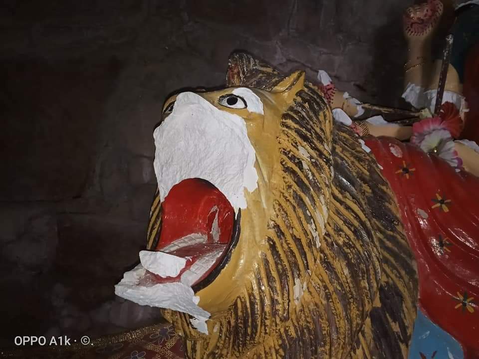 As we happily celebrated Navratri,but few extremist didn't like this thing and they vendalized Mata murti in Nagarparkar,Sindh. Pakistan belongs to everyone and you have to accept that.Such actions must stop.This hurts our sentiments! @LALMALHI @ShireenMazari1 @MuradAliShahPPP