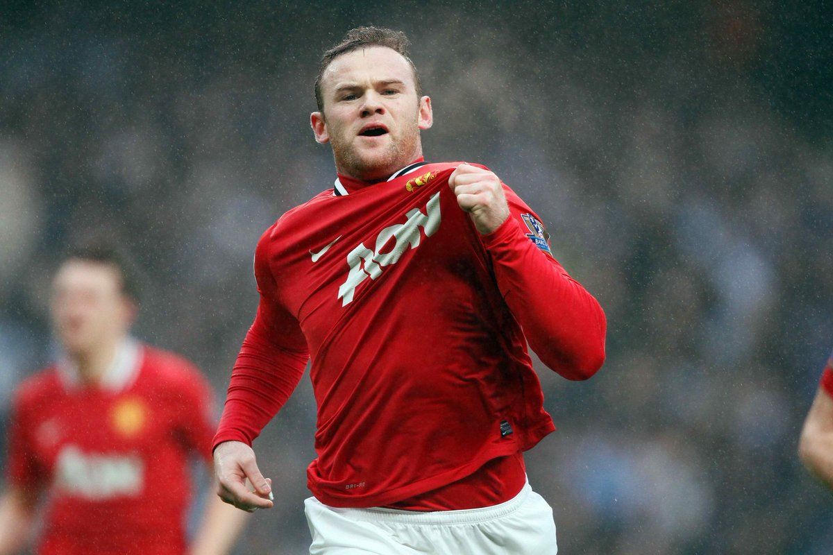 ActuFoot_'s tweet photo. Joyeux anniversaire à Wayne Rooney, 35 ans aujourd'hui. 🎂

On a tous en tête ce retourné magistral dans le derby de Manchester, en 2011... 🔥😍 https://t.co/4LlDOOQl86