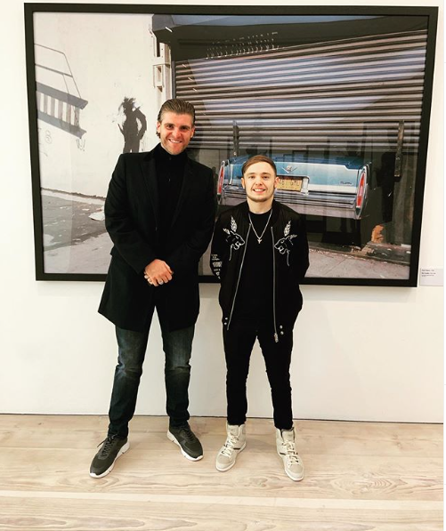 GalleryYield's tweet photo. Fantastic day @saatchi_gallery  with @_WHCA  showing our sponsored ambassador @SunnyEdwards  the Nightlife exhibition by Richard Hambleton.
#yieldgallery #woodburyhouseart #richardhambleton #saatchigallery #nightlife #art  #london #sonnyedwards #showtime #boxing #champion https://t.co/kh0RY9gRQR