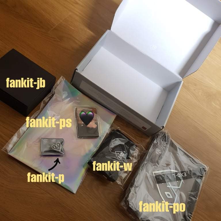 MerchanGalsPH's tweet photo. LFB | HELP RT
#GalsPreOrder: EXO-L ACE WELCOME KIT (TINGI)
comment "mine + code" to reserve
π΅ 80php - 200php all in + LSF
π
DOP: November 5, 2020
πETA: early December
π¦ under batch 1.1
note: the hologram folder is not included sa postcard set ha https://t.co/92phNiPENk