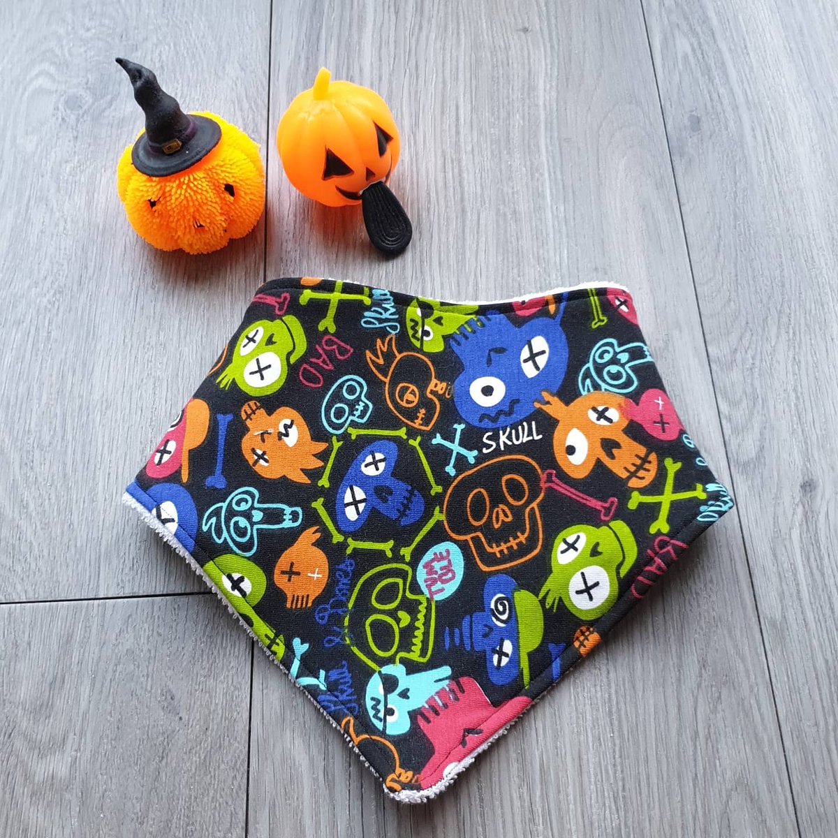 MooandTorbs's tweet photo. There's still time to get your hands on our #Halloween #dribblebibs 🎃🎃 Super soft, ultra absorbent, and ghoul-tastic!
Bibs are £8 each or 2 for £15 with free local delivery!
#bribblebib #bandanabib #halloweenaccessories #halloweenbib #kidshalloween #skullandcrossbones https://t.co/9xyyGGQIBM
