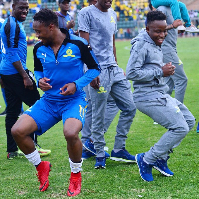 King_Bhle's tweet image. Mood knowing our video will be dropping soon,Guys #StreamLaycon on all platforms mylinks.ng/itslaycon
 and suscribe to our YouTube channel please
youtube.com/c/LayconOffici…