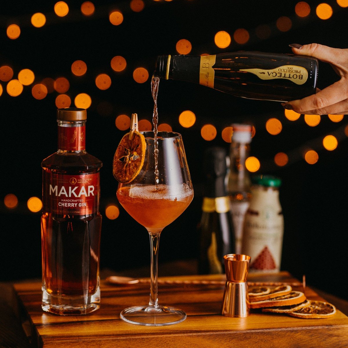 Win TWO Makar Cherry Spritz cocktail Kits in celebration of <a href="/IntScotGinDay/">International Scottish Gin Day®</a>🍸 🏴󠁧󠁢󠁳󠁣󠁴󠁿 

🍸Re-tweet this tweet
🍸 'Follow' our twitter page

Kit includes: 

🍒 1 x Makar Cherry Gin
🍒 1 x Cranberry Juice 
🍒 1 x 200ml Prosecco
🍒 1 x Monin Sugar Syrup 
🍒 Recipe Card

Ends: 28.10.2020