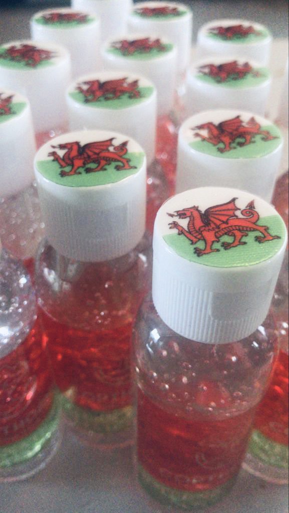 cloudmps's tweet photo. Personalised #handsanitisers for the International Golf Comp at @CopthorneGC this weekend!🖐🦠🏴󠁧󠁢󠁷󠁬󠁳󠁿😷 nice touch &amp; something fun &amp; different in these current times! https://t.co/RRz5ASxpIP
