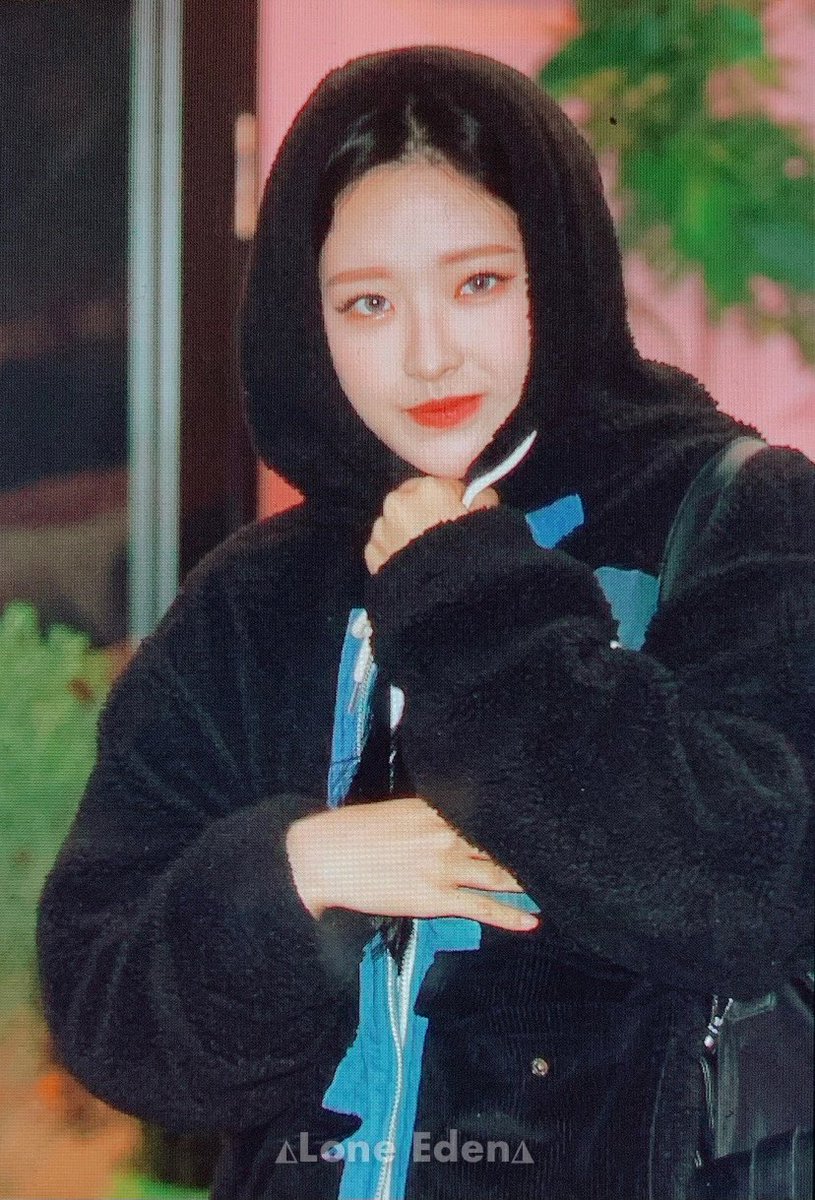 LoneEden1112's tweet photo. 201024 프리뷰 
 #올리비아혜 #OliviaHye #이달의소녀 #LOONA https://t.co/KiRJVYbZkh