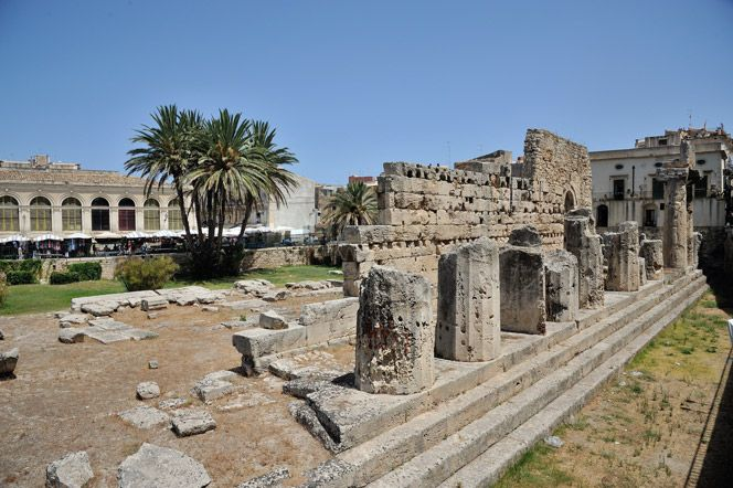 4. Temple of Apollo, Syracuse.The oldest Doric temple in Sicily, which over the years had been transformed into a Byzantine church, an Islamic mosque, a Norman church and, finally, a Spanish barracks.