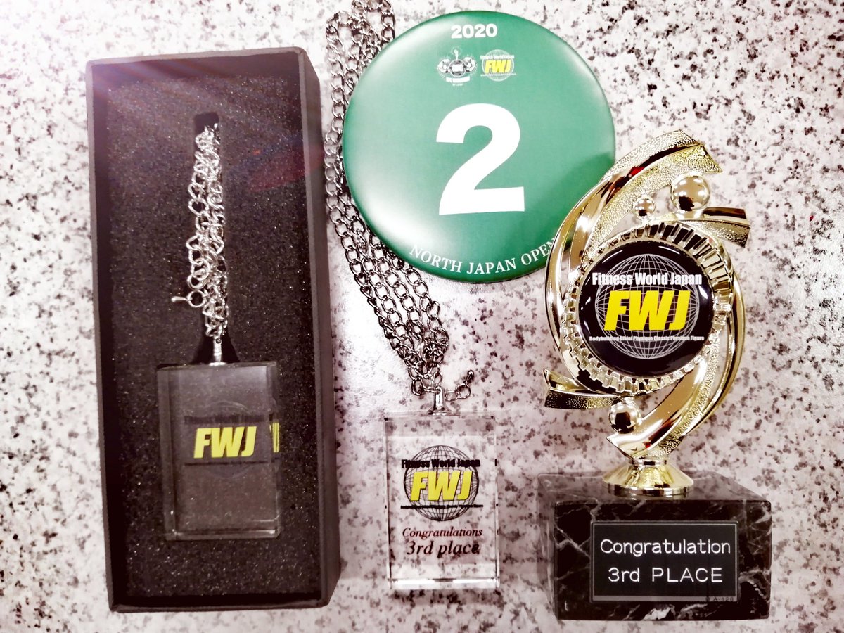 ariari5119's tweet photo. 結果報告です🙇✨
フィジークノービス-168cm 3位🥉
フィジークマスターズ4位入賞✨
初めての入賞!初めての🏆トロフィー獲得✨
応援のおかげで全力を出せて、目標以上の結果を残せました✨
心よりお礼申し上げます🙇✨
※リプ返しは落ち着いてから致します🙇✨
#FWJ
#NorthJapanOpen
@genki00141 https://t.co/H7Zl9CGNHa