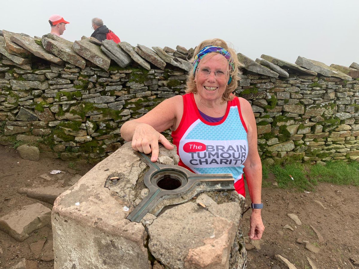 4Robin17's tweet photo. Challenge 19 of 30 #4Robin #yorkshire #threepeaks #penyghent #whernside #ingleborough @BTCWestMidlands @BrainTumourOrg π https://t.co/WJLMC5xsTc