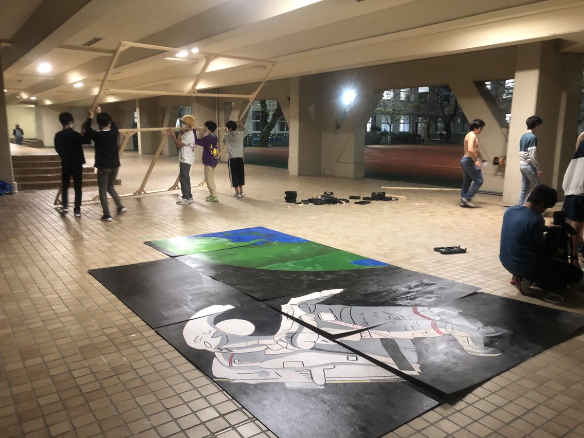 73_Afes's tweet photo. 〔文化祭7日前〕
活動時間が7時に延長され、文化祭準備もラストスパートです。
一般客の皆さんにはお越し頂けませんが、校内装飾の絵(1.2枚目)や文化祭グッズ(3枚目)についても、オンラインにて画像の公開を行う予定です。
当日をお楽しみに!
#73afes #文化祭 #makeazone https://t.co/Dyzb97PLBw