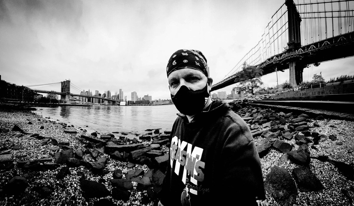 thorstenroth212's tweet photo. #SaturdayMorning @brooklynbridgepark
#RunningToDumbo #WO #workout #selfie #afterWOselfie @gleasonsgym
.
#Fighters #boxing #sparring #fitness @adidas @adidasnyc @gleasonsgym #Dumbo #Brooklyn
.
#NYstateofmind @thorstenroth212 #NYC https://t.co/R2NgcmdGrG