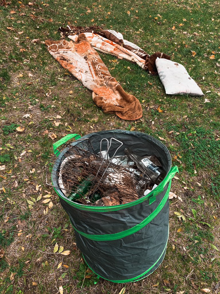 Matinée chargée de déchets en tout genre ! 

🚮 Plus de mille déchets ramassés sur le challenge #Litterati Orléans Zéro Plastique
♻️ Plus de 600 litres récupérés au niveau du pont Thinat 

#plasticfree #Orléans #SaintJeanLeBlanc