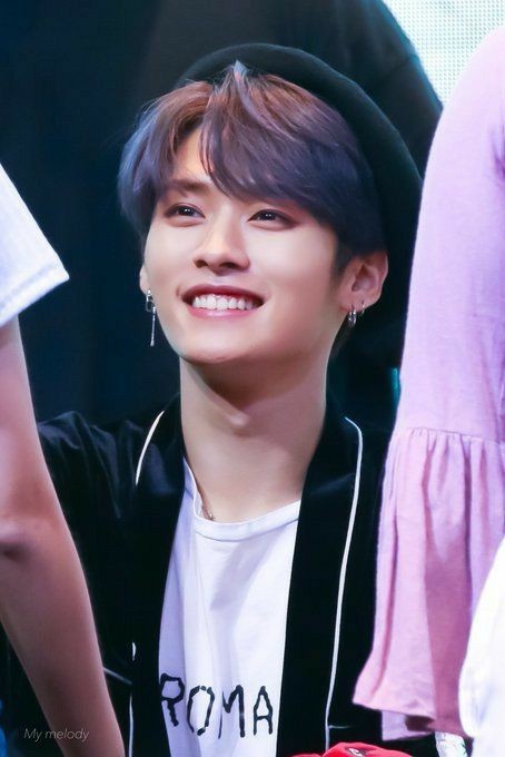 MariaMaria_Oh's tweet photo. 민호 눈 생일 메시지입니다!
민후 먼저하고 싶은 말이 많지만 지금은 말하고 싶은데 생일 축하해, 넌 정말 강한 사람이야, 잊었 어.
내가 잘못 썼다면 미안해
사랑해 민호 
Minho bunu büyük ihtimalle görmeyecek #HappyMinhoDay #minho  #LeeKnow #StrayKids #MINHODAY https://t.co/JvIOD7qCdV