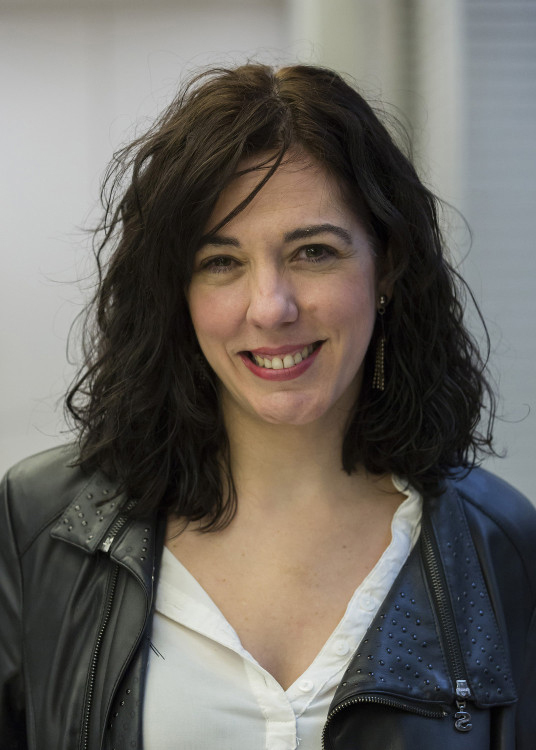 elmundoes's tweet photo. [3/15] La dramaturga Pilar G. Almansa (@PilarGAlmansa): "¿Existe algún plan de apoyo a las artes escénicas en los próximos dos años? ¿Cuánto dinero se va a aportar, va a suponer un aumento sobre el presupuesto anterior?" https://t.co/HIdYw0R4zg