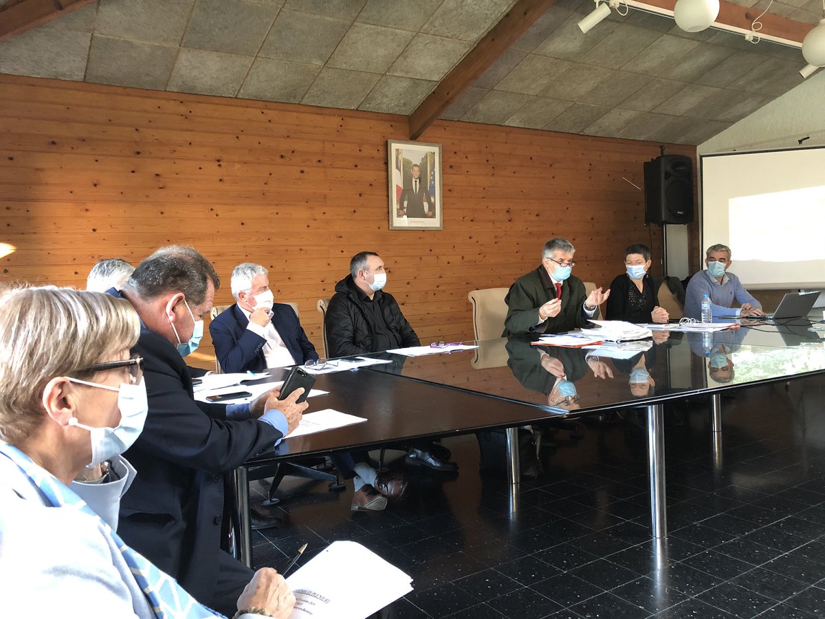 ➡️ Ce samedi matin, très honoré de prendre la parole lors de l’AG de l’Association Départementale des Élus de la Montagne des #pyreneesatlantiques  présidée par <a href="/jeanlassalle/">Jean Lassalle</a> <a href="/AnemMontagne/">AnemMontagne</a> sur l’entretien du réseau cuivre #Orange + la couverture mobile #TousMobilises <a href="/lafibre64/">Syndicat Mixte La Fibre64</a>