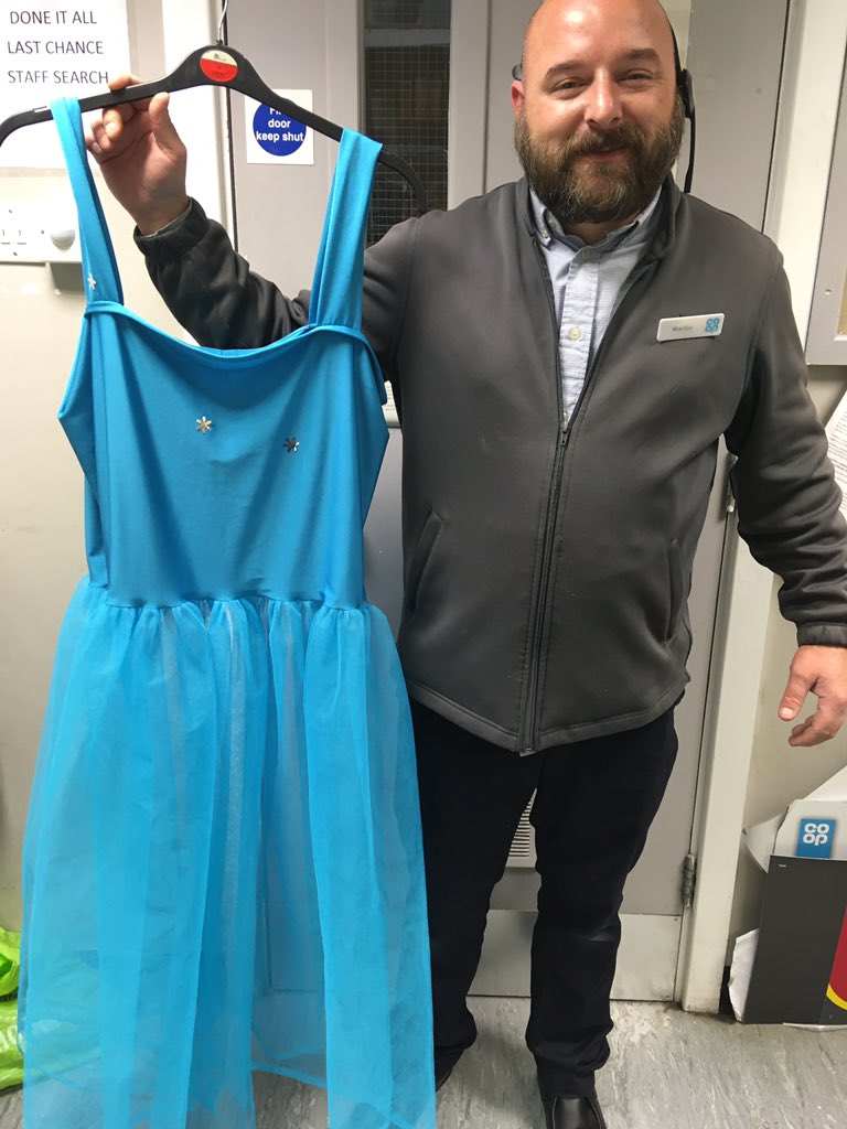 Dianaqueenbee1's tweet photo. We are raising money for MIND and Kelsey has kindly made a princess dress for Martin to wear for a day ....08/12/20  please sponsor him ... thanks 😊 sponsorship forms available in store 🌈💙 https://t.co/4DJA2ZjIUu