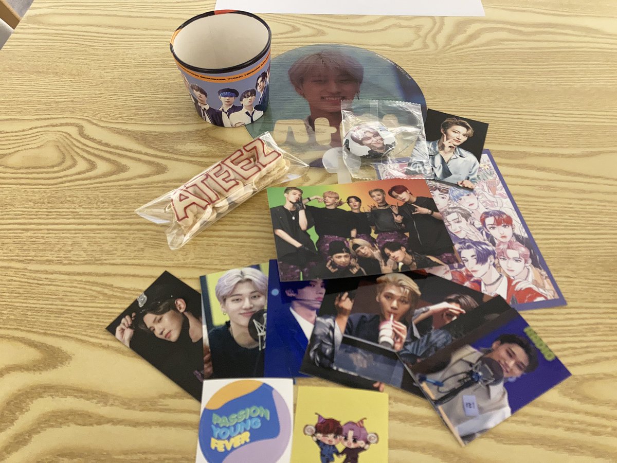 heonynunu's tweet photo. Happy 2 years Ateez~!  Lets go on for a long time together with atiny 💕 

이런 이벤트 너무 너무 감사합니다💜 @sweetdevil0710 @wonderland1199 

#Thanxx_You_ATEEZ 
#2년의_에이티즈와_함께_행복했어요 @ATEEZofficial https://t.co/FC4OrGXjnB