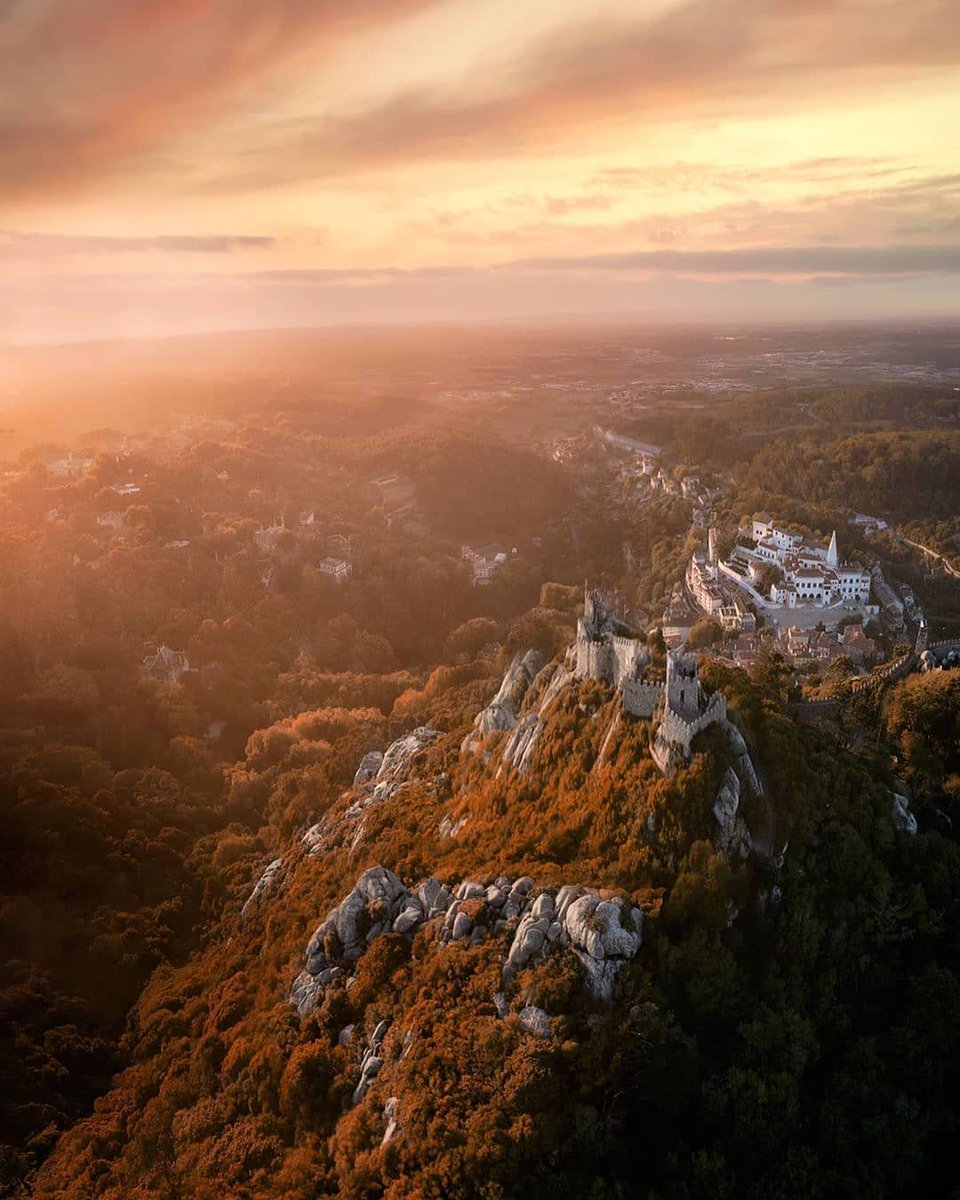 visit_lisboa's tweet photo. Do you understand when we say that Sintra is magical?

#StaySafe 
📍 #Sintra
📷  enjoy_and_relax https://t.co/5Ft03QGfrS