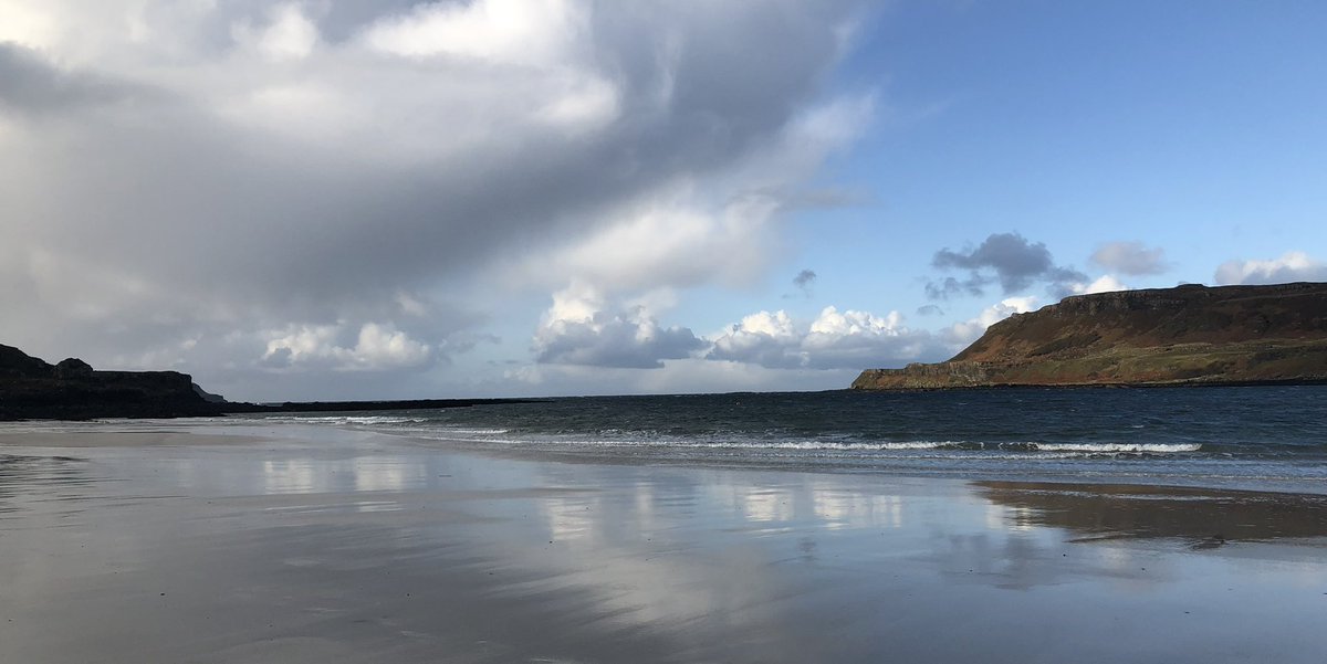 samsearchdog's tweet image. What a completely sublime tune on a beautiful beach....really enjoying #TuneWithAView thanks @DuncanWChisholm @NapierHamish 🏴󠁧󠁢󠁳󠁣󠁴󠁿👐