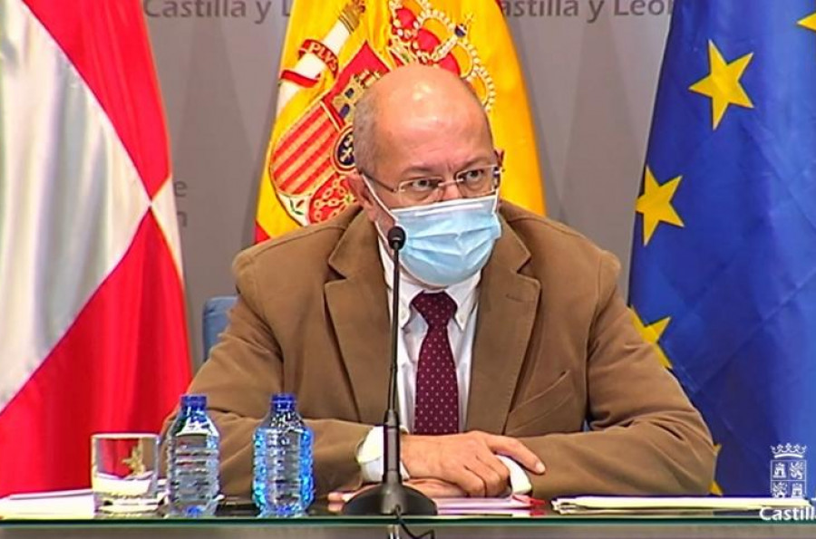 CstJornada's tweet photo. @FranciscoIgea: “Quédense en casa, eviten todo contacto innecesario”
https://t.co/mwBbXMTone

@jcyl @alferma1
@Salud_JCYL @educacyl @colegioscyl
@ites_esp
Pero el lunes 4 viajes + contacto de 8-9horas @STeresaLeon

De qué sirve? #LeónESP

#JornadaContinua #jornadacovid por favor! https://t.co/qsUUGhnBuW