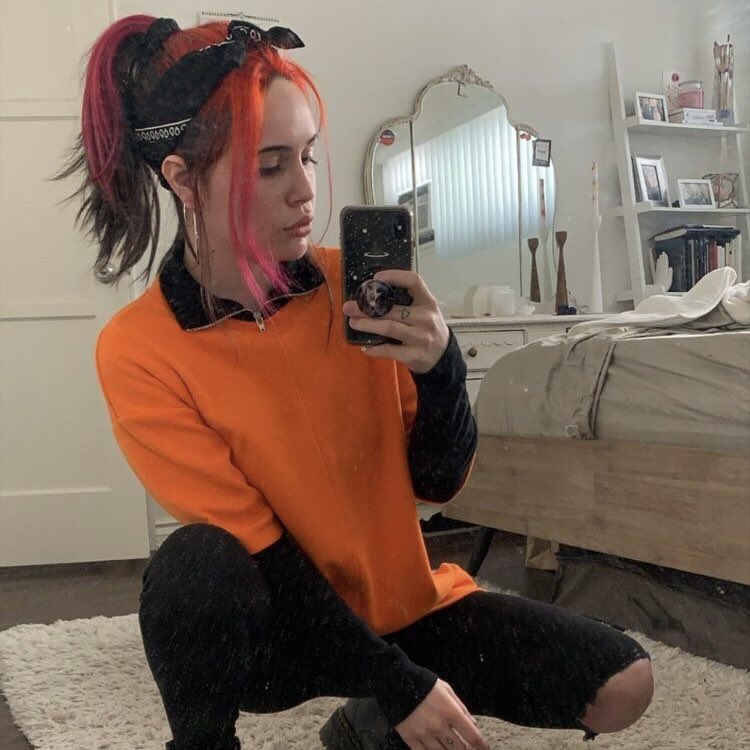 bea miller as among us players; a very needed thread