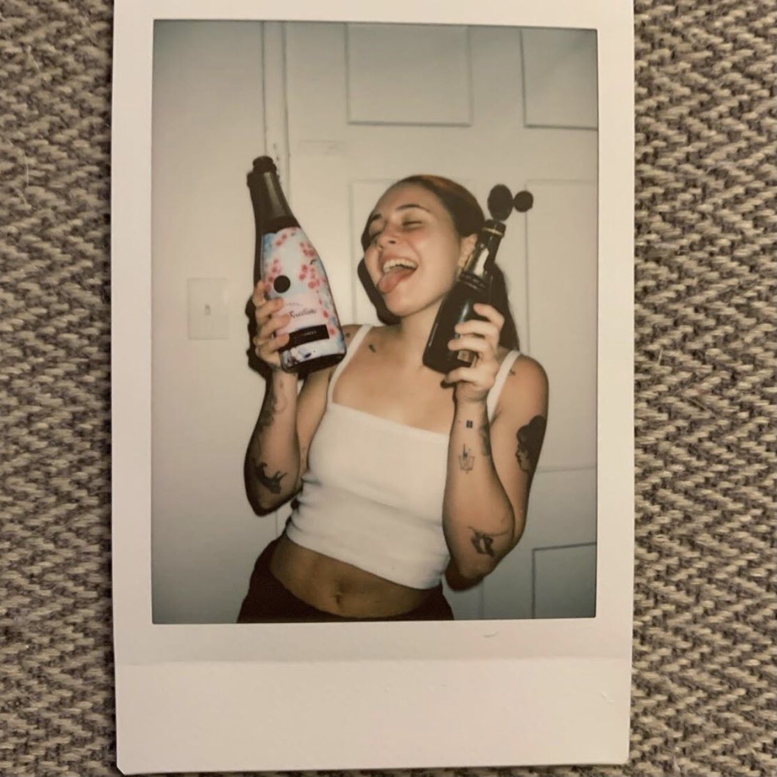 bea miller as among us players; a very needed thread