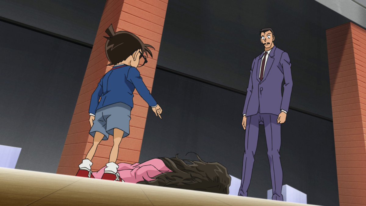 ConanStory's tweet image. Ah-lé-lé Tonton regarde j'étais entrain de marcher tranquillement quand j'ai vu cette dame décédée juste ici: