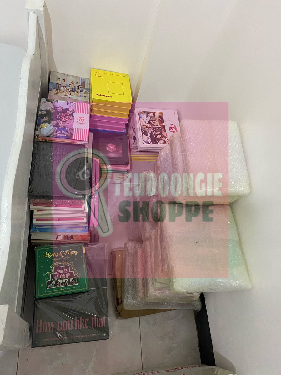 Teudoongiekshop's tweet photo. hello!
TSPH BOX 1 IS ALREADY HERE NA PO, THANK YOU FOR YOUR TRUST & PATIENCE 🤗❤️
magsstart na po akong magsort and pack tonight 😊
#TSPHUPDATES #TSPHPROOFS https://t.co/dk6DBJJWI1