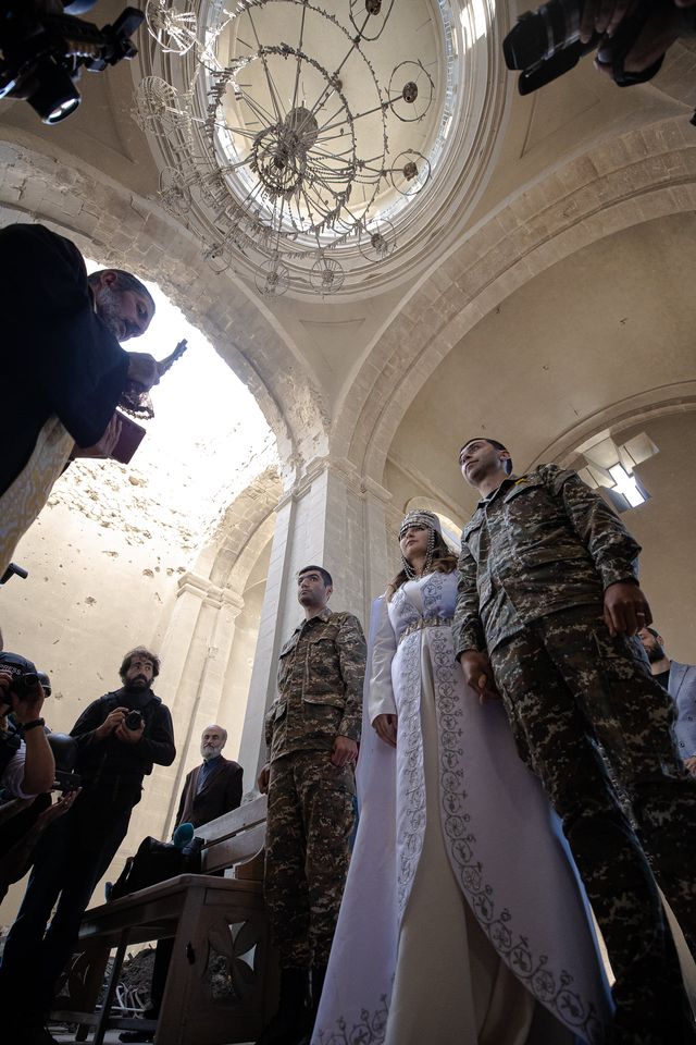 sevakhakobyan92's tweet photo. 🕊 #Ghazanchetsots Church in #Shushi hosts first wedding after #Azerbaijani shelling

#Artsakh #WeWiilWin #Հաղթելուենք https://t.co/enauokncwA