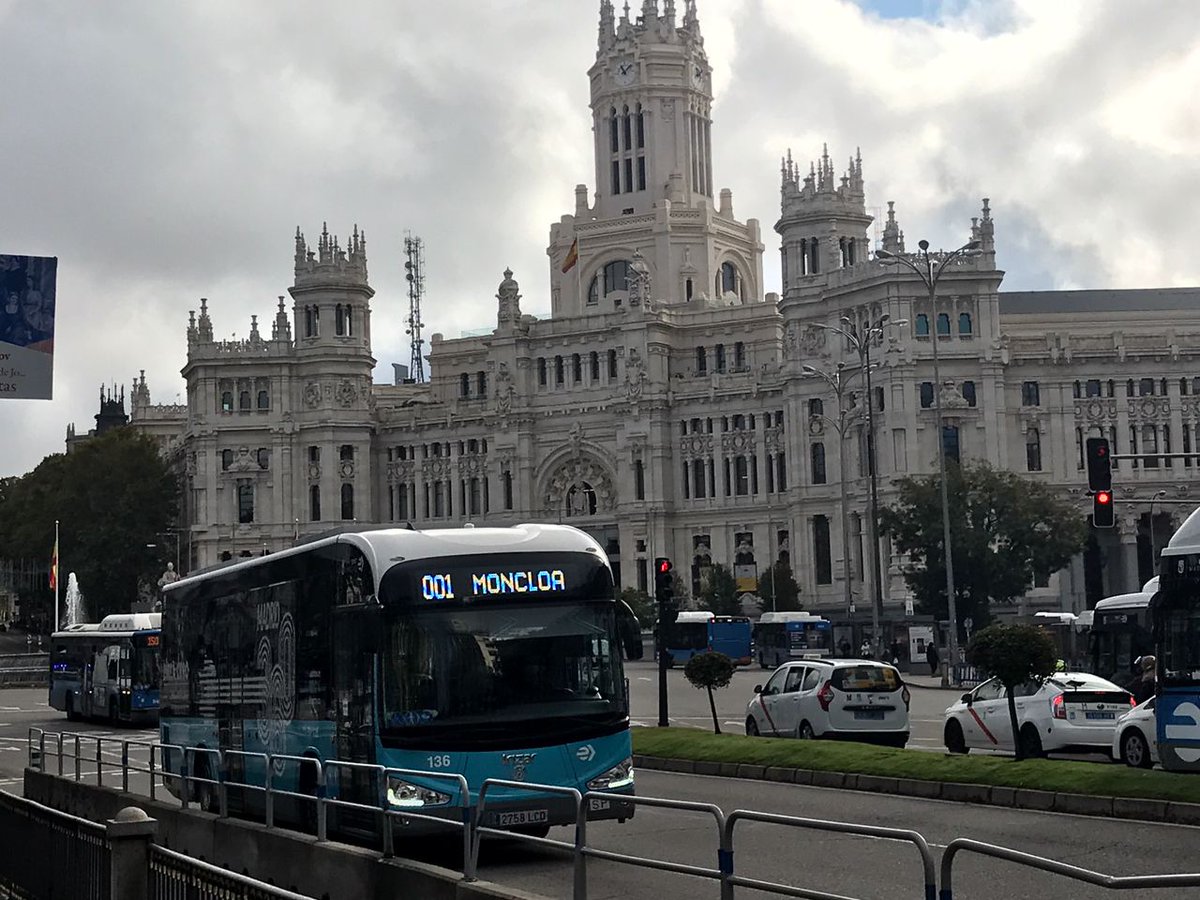 EMTmadrid's tweet photo. EMT apuesta por la reducción de emisiones como actor clave de la transformación hacia un modelo bajo en carbono:
🚍Electrificación y GNC
🌍#ProyectoCLIMA 
🏢Eficiencia energética

👉 https://t.co/qwiHA0X6dp

#DiaInternacionalContraElCambioClimatico
 #Sostenibilidad #Madrid360 https://t.co/GbKld0UAI4
