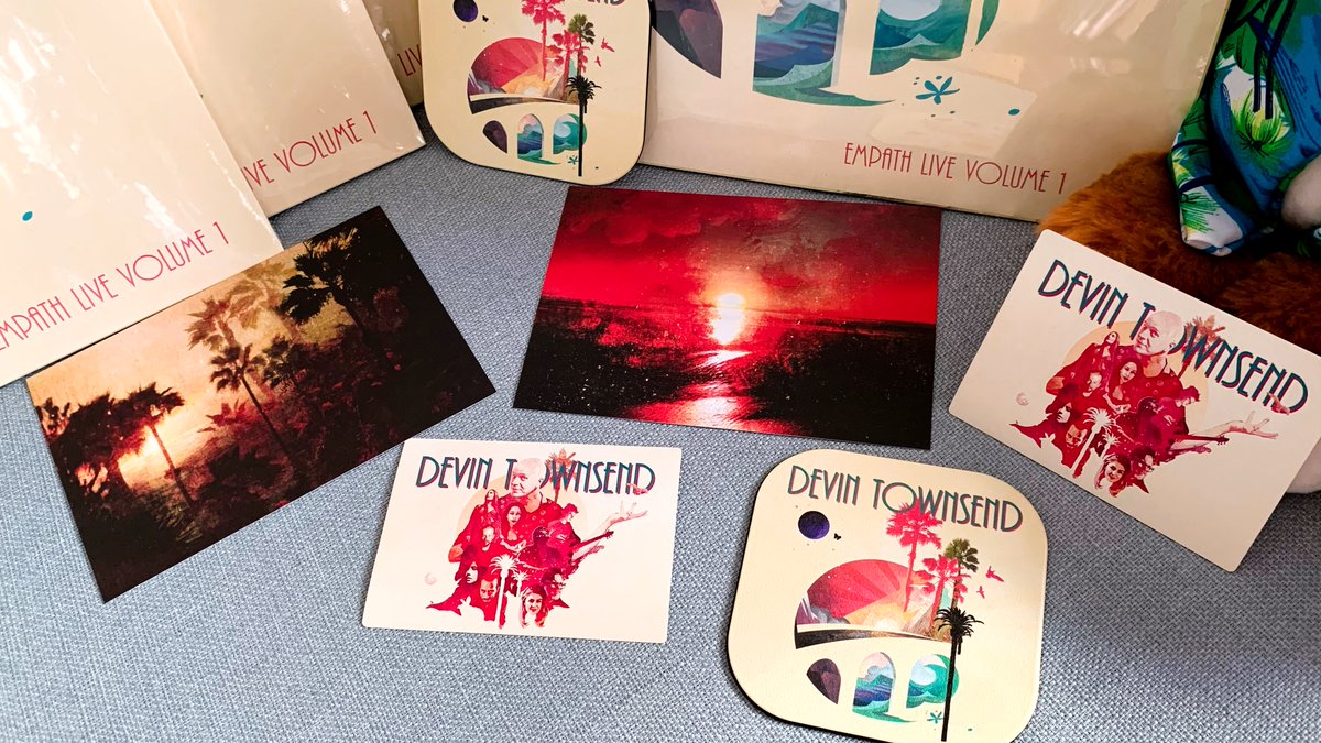 Amour_Fantastiq's tweet image. "Order of Magnitude" takes it all!! Once again no RSD for me today 'cause once again, yesterday was Devin's Day! And the release of several gorgeous editions of an amazing concert with awesome Empath players 💖
Happy weekend 😎🍹
#HevyDevy #DevinMania #myslothsnameisjeanmichel