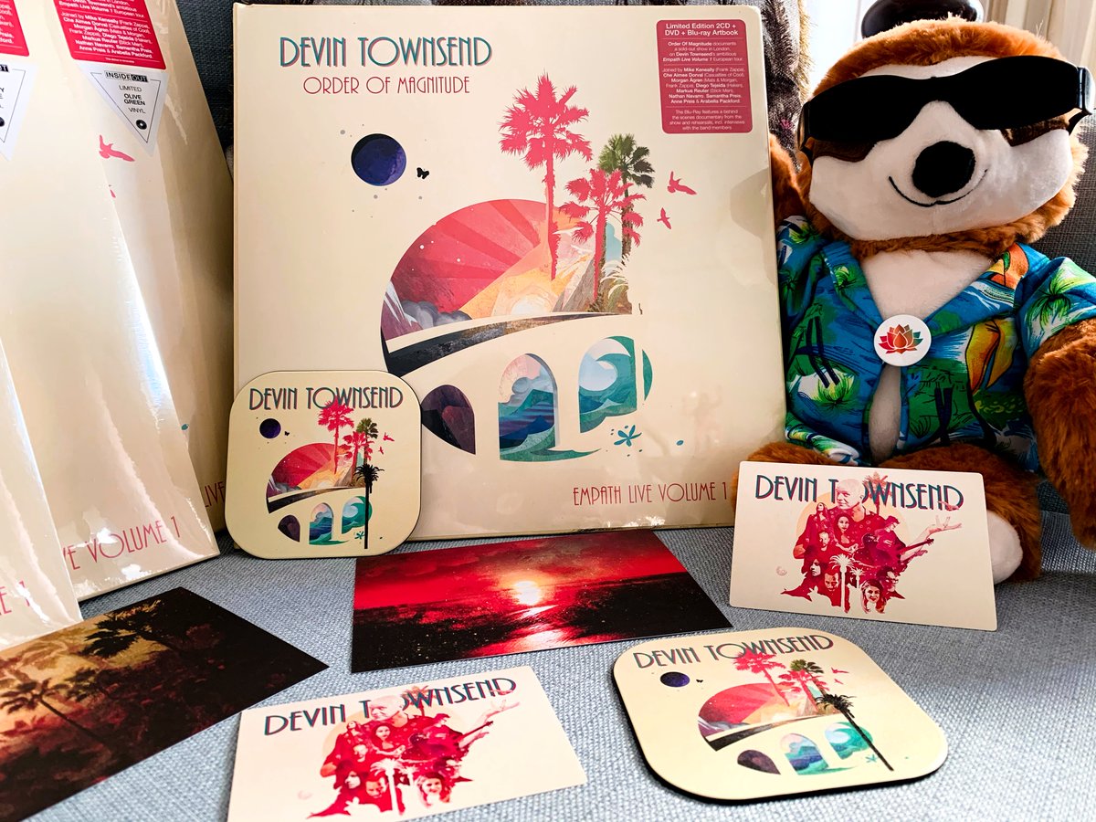 Amour_Fantastiq's tweet image. "Order of Magnitude" takes it all!! Once again no RSD for me today 'cause once again, yesterday was Devin's Day! And the release of several gorgeous editions of an amazing concert with awesome Empath players 💖
Happy weekend 😎🍹
#HevyDevy #DevinMania #myslothsnameisjeanmichel