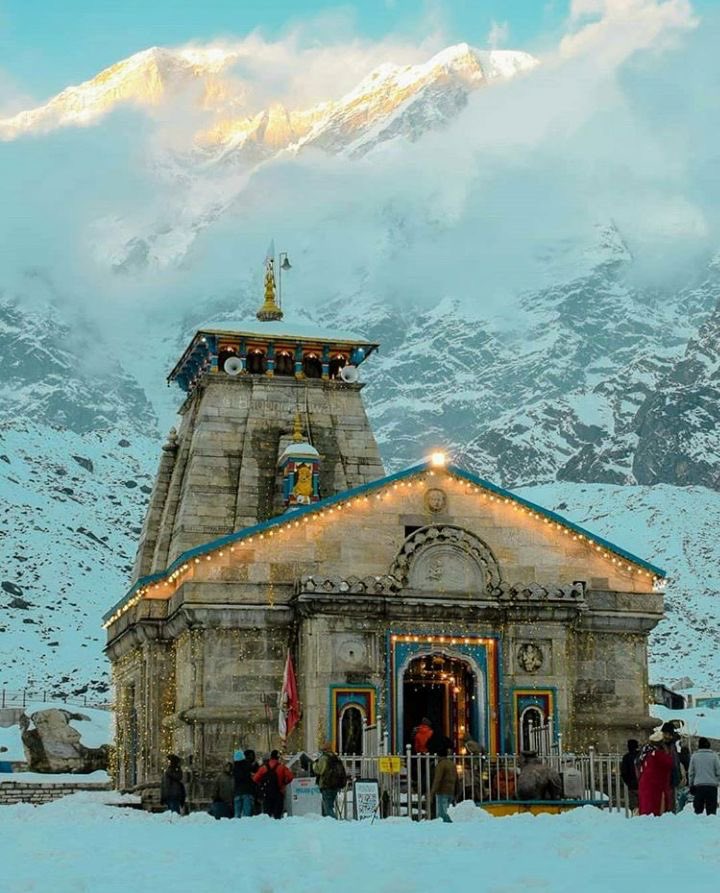 I don’t know when... but someday soon please dear god... magical and beautiful 😍😍 #kedarnath #temple #beautiful https://t.co/AXWugm6kUi