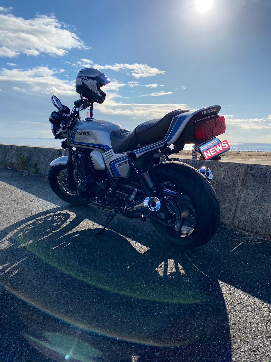 projectRS_Ryder's tweet photo. #cb1100rs 
#プロジェクトf 
実は昨日納車されました🎶 
約半年待ったぜ💦
そして朝から慣らし運転😤 https://t.co/jsEOqyfZW5