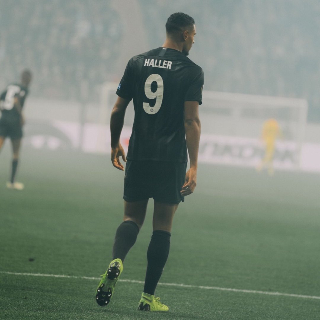 hhyde_'s tweet photo. @WestHam Ffs man
#FREEHALLER https://t.co/7Jmjwa2Bs6