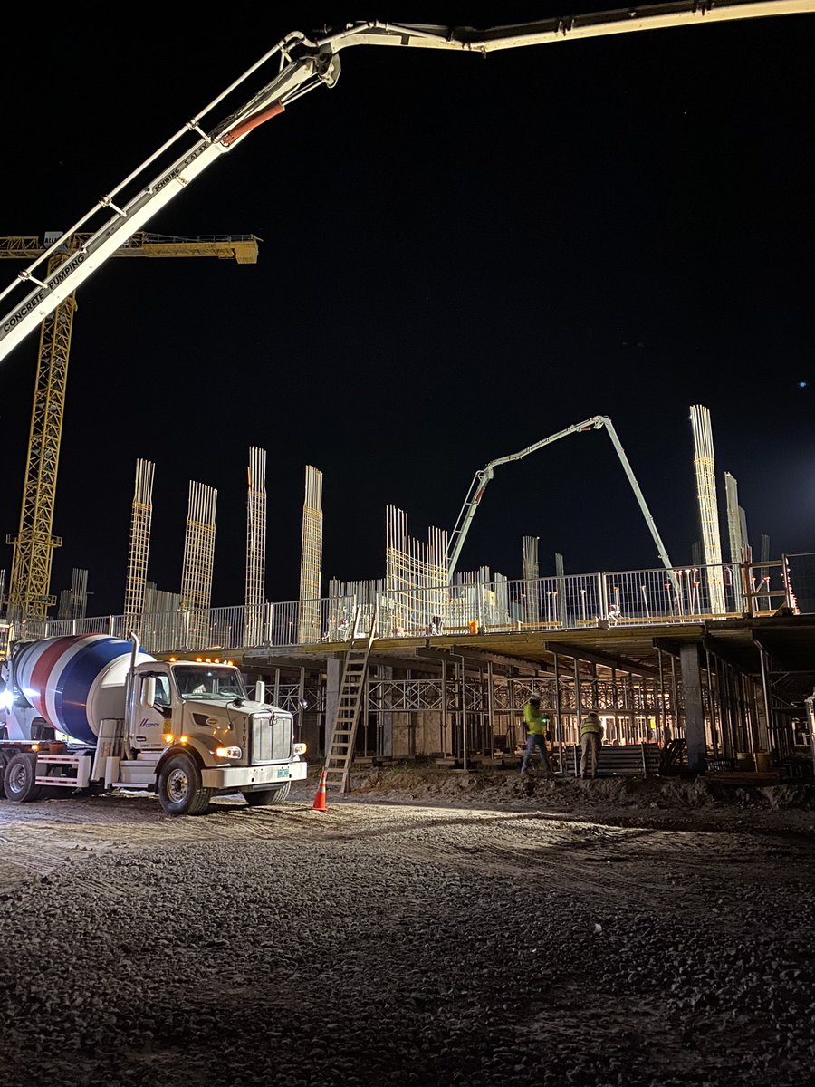 ClintTroyer's tweet photo. Kalea Bay 3 is going up!  #SWDivision is primed and ready for another great project.  @CIdsardi @robgator43 @CEMEX_USA #BestintheUS https://t.co/C9mkDjeY5c